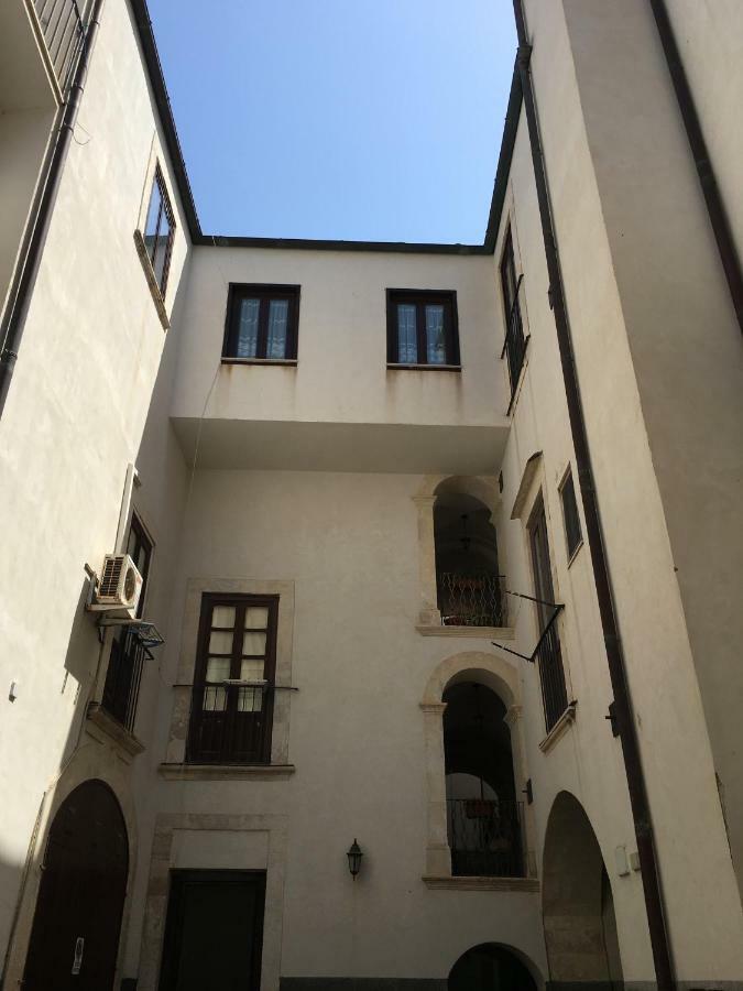 Maniace 57, Ortigia Historic Center, 200 Mt From The Beach Syrakusa Exteriör bild